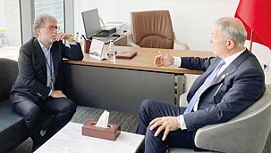 Hulusi Akar'dan Yunan Savunma Bakanı'na cevap: Bu kafayla giderlerse yüzme bilmek işlerine çok yarayacak gibi