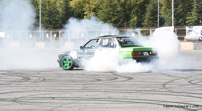 Kayseri'de drift yarışlarına yoğun ilgi