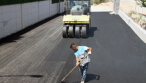 TALAS'TA ASFALT ÇALIŞMALARI HIZ KESMİYOR