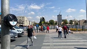 Trafik ışıklarında görme engelliler için sesli sistem