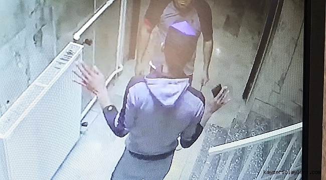 KAHRAMAN BİNA GÖREVLİSİ HIRSIZI YAKALADI