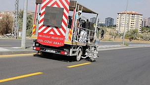 MELİKGAZİ 150 KİLOMETRELİK YOLDA ŞERİT ÇİZGİLERİ YENİLEDİ