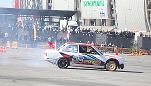 MELİKGAZİ'DEN CUMHURİYET'E ÖZEL KUTLAMA