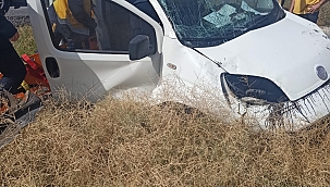 OTOMOBİL ŞARAMPOLE YUVARLANDI: 2 YARALI