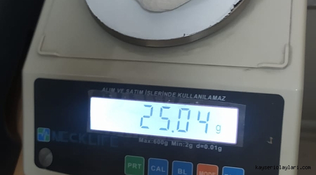 ŞÜPHE ÜZERİNE DURDURULAN ARAÇTAN UYUŞTURUCU ÇIKTI