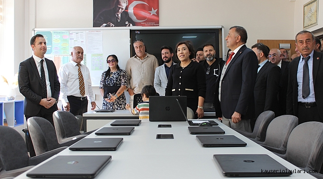 TOMARZA FEN LİSESİ'NE  KÜTÜPHANE YAPTIRDI