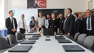 TOMARZA FEN LİSESİ'NE  KÜTÜPHANE YAPTIRDI