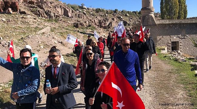 TÜRK EĞİTİM SEN'DEN CUMHURİYET YÜRÜYÜŞÜ