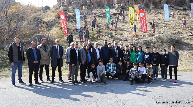 AĞAÇLANDIRMA GÜNÜ'NE ÖZEL 3838 FİDAN DİKİMİ YAPILDI