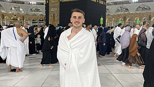 KEREM AKTÜRKOĞLU UMRE'YE GİTTİ