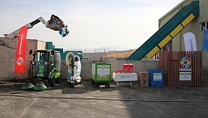 KOCASİNAN,  GERİ DÖNÜŞÜMLE GELECEĞİ VE DOĞAYI KORUYOR