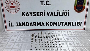 SİKKE VE OBJELERİ SATAMADAN YAKALANDI