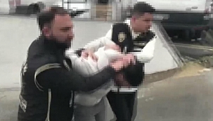 Suç örgütü üyelerine operasyonda Kalaşnikof tüfekler ele geçirildi