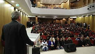 BAŞKAN PALANCIOĞLU, ÖĞRENCİLERLE TECRÜBELERİNİ PAYLAŞTI