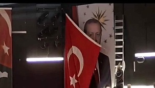 ERDOĞAN'IN POSTERİ BİLE RAHATSIZ ETTİ
