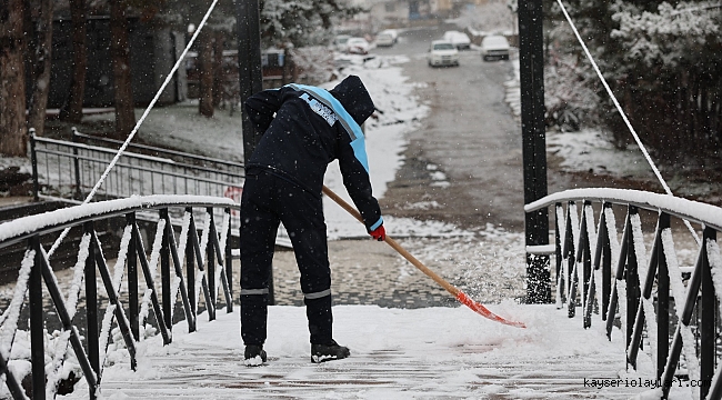 HACILAR BEYAZA BÜRÜNDÜ