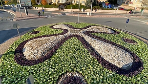 MELİKGAZİ'NİN KAVŞAKLARI ÇİCEKLERLE RENKLENDİ 