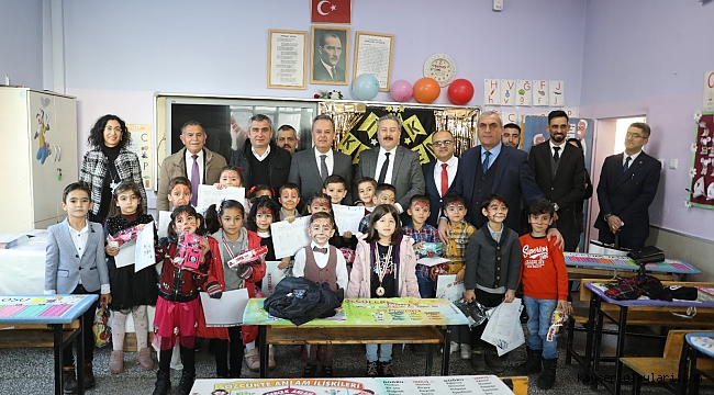 BAŞKAN PALANCIOĞLU, ÖĞRENCİLERİN KARNE HEYECANINA ORTAK OLDU