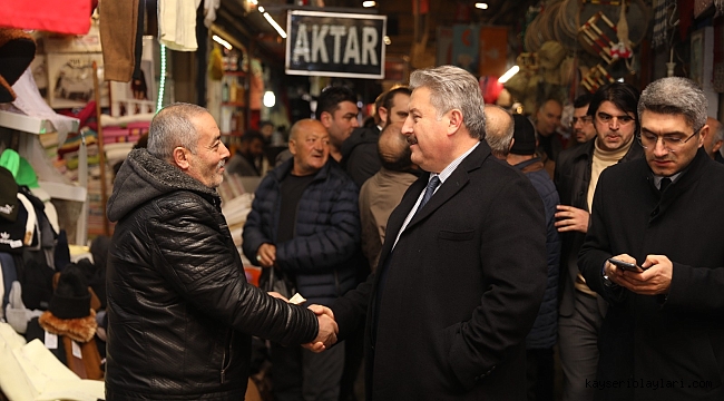 ÇARŞI İÇİNİ GEZDİ