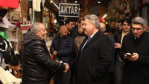 ÇARŞI İÇİNİ GEZDİ