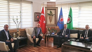 ÜSEYİN AKAY'DAN TEBRİK ZİYARET