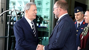 Bakan Akar, Yeni Zelandalı mevkidaşı ile görüştü