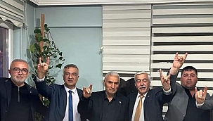 BOZKURT İŞARETİ İLE İLK POZUNU VERDİ