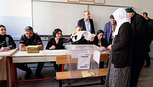 Doğu ve Güneydoğu'da seçmenler sandık başlarında