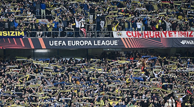 Galatasaray'ın şampiyonluğu sonrası Fenerbahçe tribünlerinde olay Aziz Yıldırım sloganı