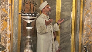 İstanbul'un Fethi'nin 570. yıl dönümünde Ayasofya'da sabah namazı
