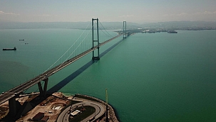 İzmit Körfezi turkuaz renge büründü