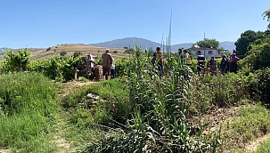 Ağaçtaki kuşu vurmak isterken komşusunu öldürdü