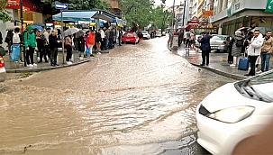 Başkenti sağanak vurdu