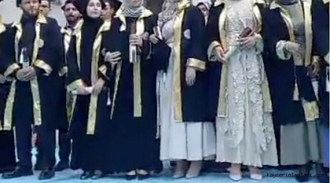 BAŞÖRTÜLÜ ÜNİVERSİTE MEZUNLARINI GÖRÜNCE KUDURDU