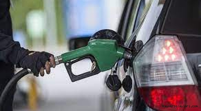 Bu gece yarısından itibaren benzine 2 lira 70 kuruş, motorine ise 1 lira 37 kuruş zam gelmesi bekleniyor