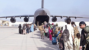 Taliban'dan kaçtılar, vize engelini aşamadılar