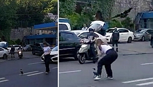 Trafiği durdurup yardım etmek istedi, karganın saldırısına uğradı