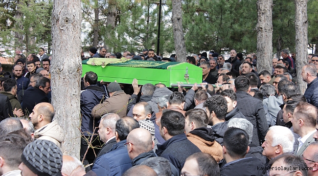 Başkan Hüseyin Akay'ın annesi son yolculuğuna uğurlandı 