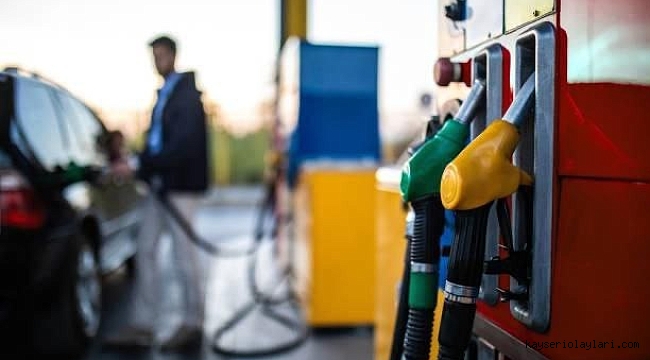 Benzine ve motorine beklenen zam kesinleşti 