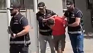 Interpol tarafından mavi bültenle aranıyordu! İzmir'de kaldığı evde yakalandı