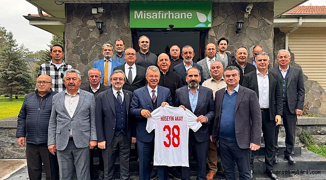 OTYAKMAZ, AKAY'A MİLLİ TAKIM FORMASI HEDİYE ETTİ