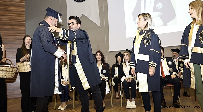 LİSANSÜSTÜ EĞİTİMİNİ TAMAMLAYANLAR DİPLOMA ALDI