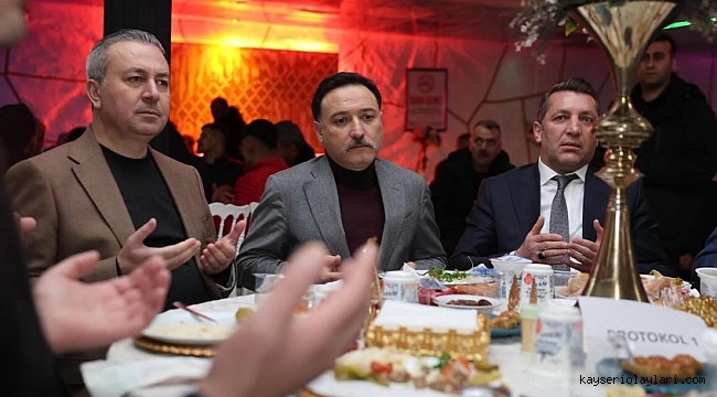 İFTARA VALİ GÖKMEN ÇİÇEK DE KATILDI