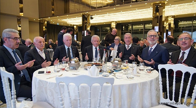 SİYASET VE İŞ DÜNYASINI İSTANBUL'DAKİ İFTARDA BULUŞTURDU