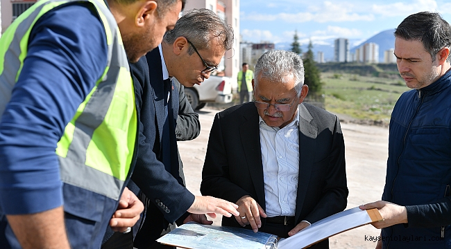 BAŞKAN BÜYÜKKILIÇ: HİZMET YAPILAŞMANIN ÖNÜNDE GİDİYOR
