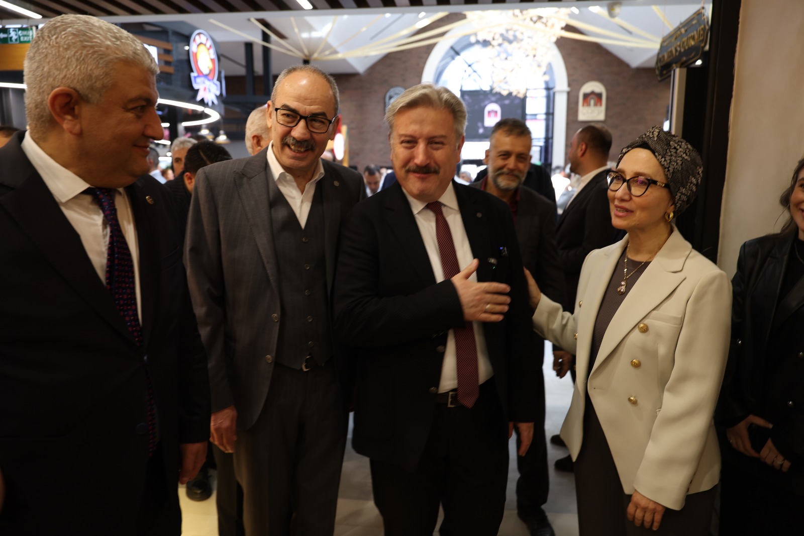 ÇARŞIYI GEZEN HERKES BURANIN KAYSERİ'YE YAKIŞTIĞINI BELİRTTİ