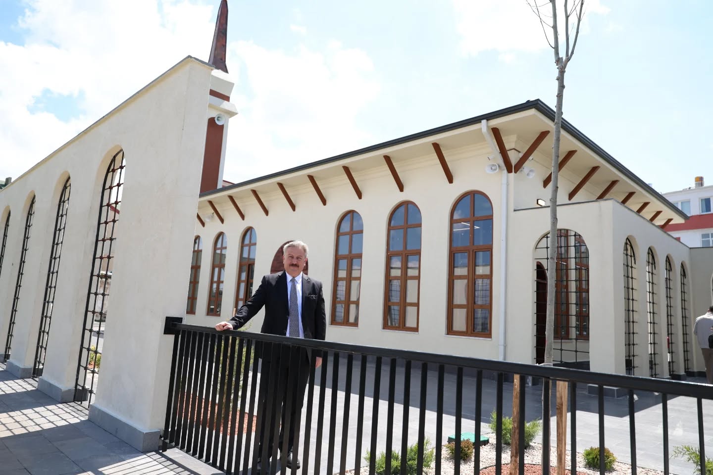 HAYRAT CAMİSİNİN İNŞAATI TAMAMLANDI