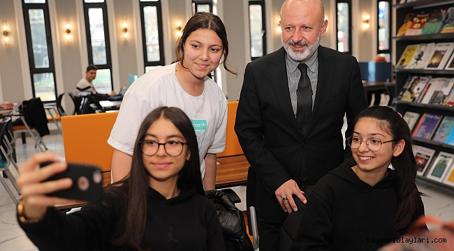 HİZMETLERİMİZLE OKUYAN BİR NESİL YETİŞTİRİYORUZ