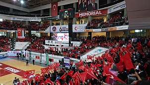 BAŞKAN BÜYÜKKILIÇ, SPOR OYUNLARI ÖDÜL TÖRENİ'NDE GENÇLERE SESLENDİ