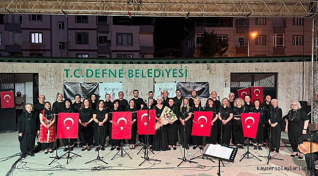 DEFNE'DE HALK KONSERİ İLE VATANDAŞLARA MORAL OLDULAR